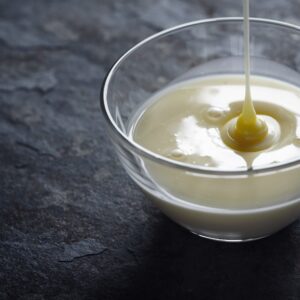 Молоко сгущенное в соуснице